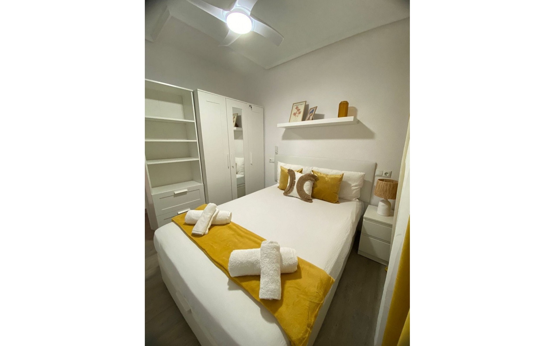 Resale - Apartment - Torrevieja - Torrevieja Centro
