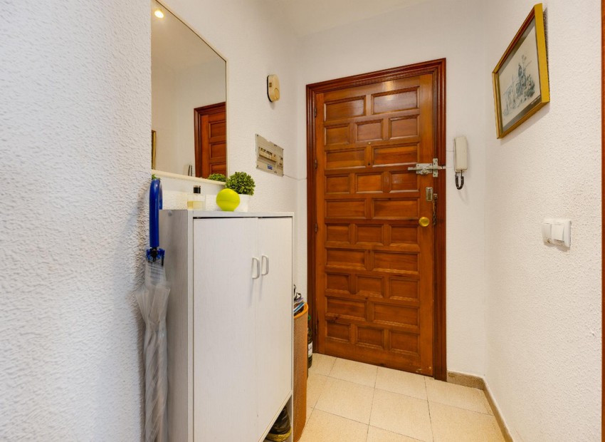 Resale - Apartment - Torrevieja - Torrevieja Centro