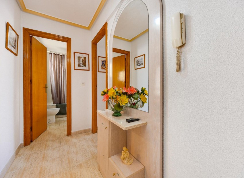 Resale - Apartment - Torrevieja - Torrevieja Centro