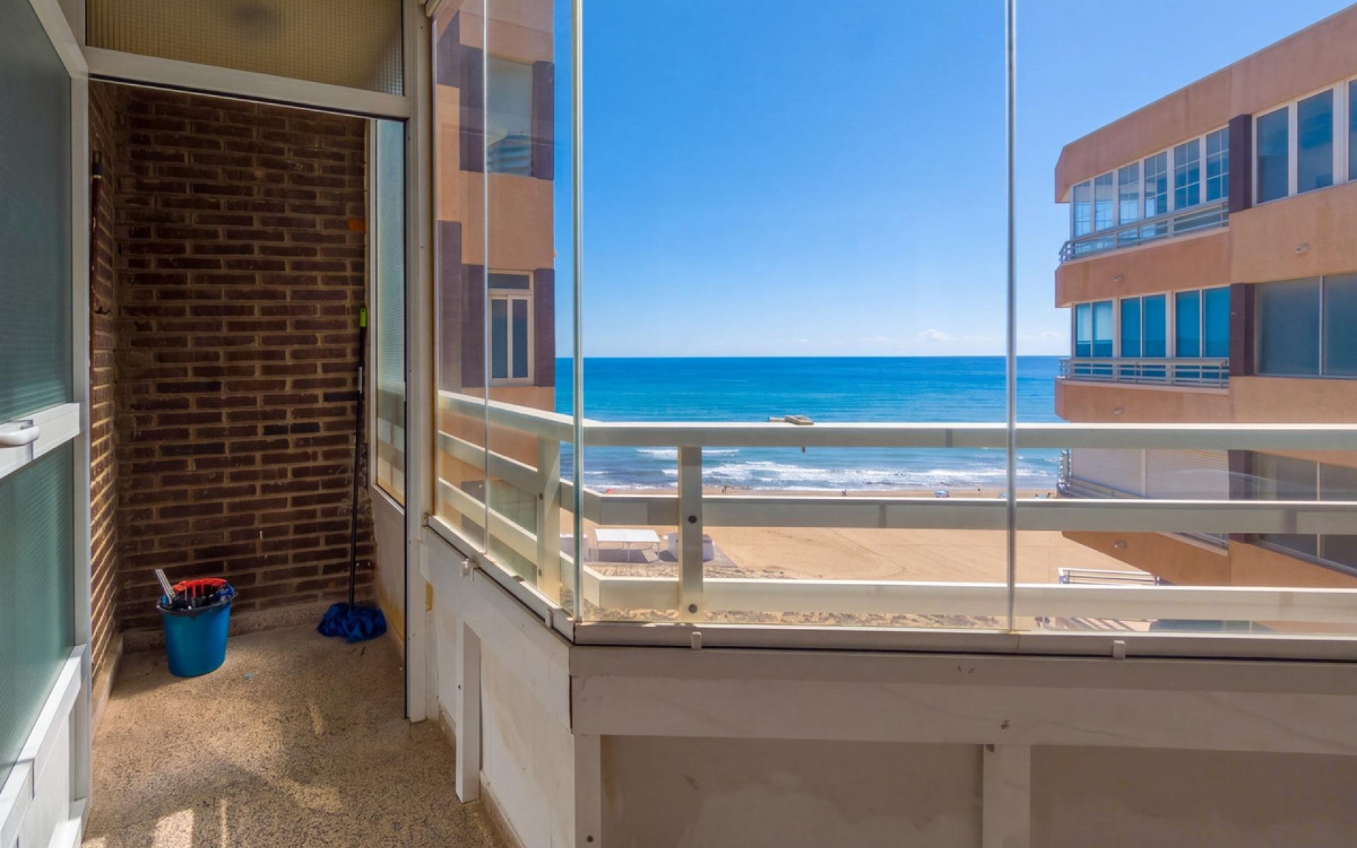 Resale - Apartment - Torrevieja - Torrevieja Centro