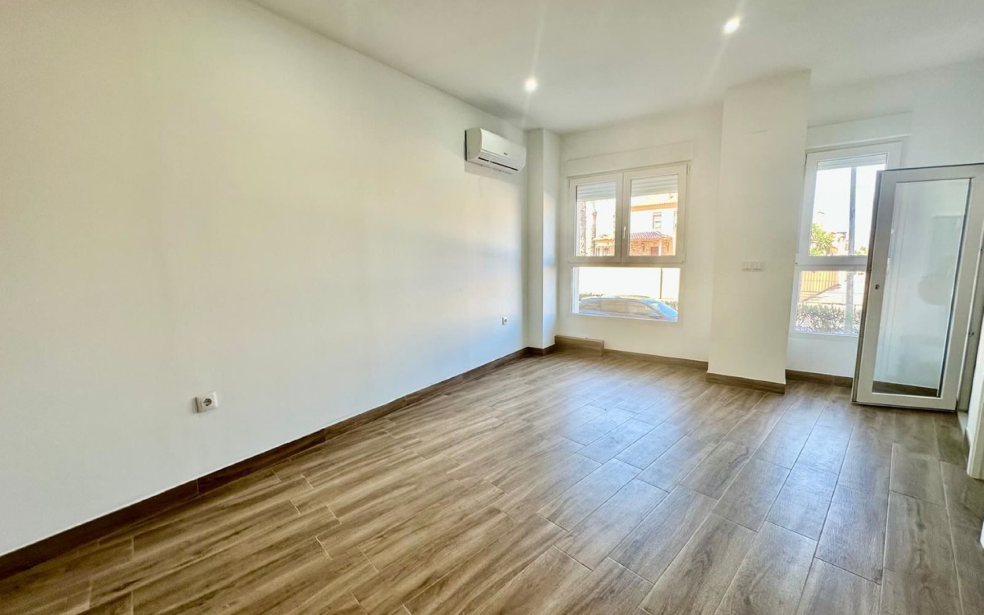Resale - Apartment - Torrevieja - Torrevieja Centro