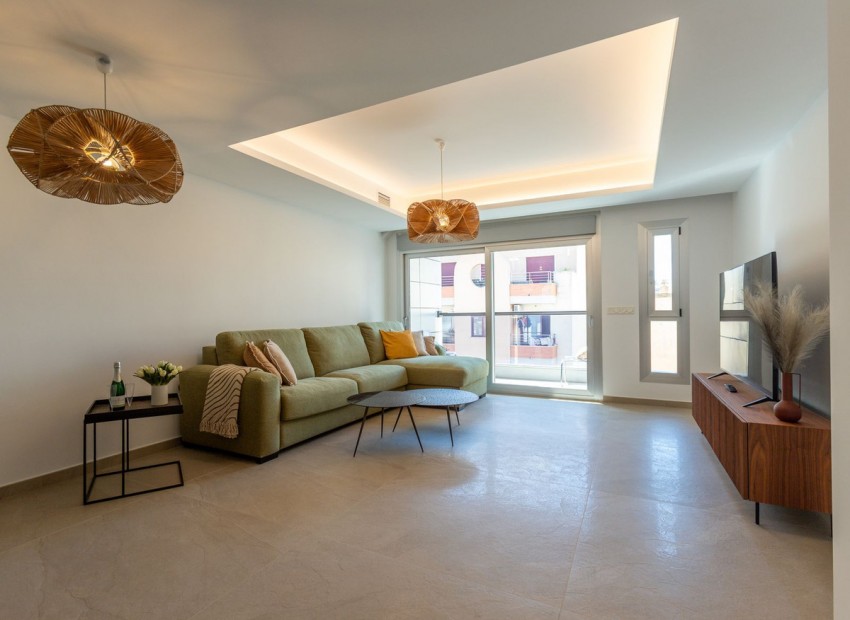 Resale - Apartment - Torrevieja - Torrevieja Centro
