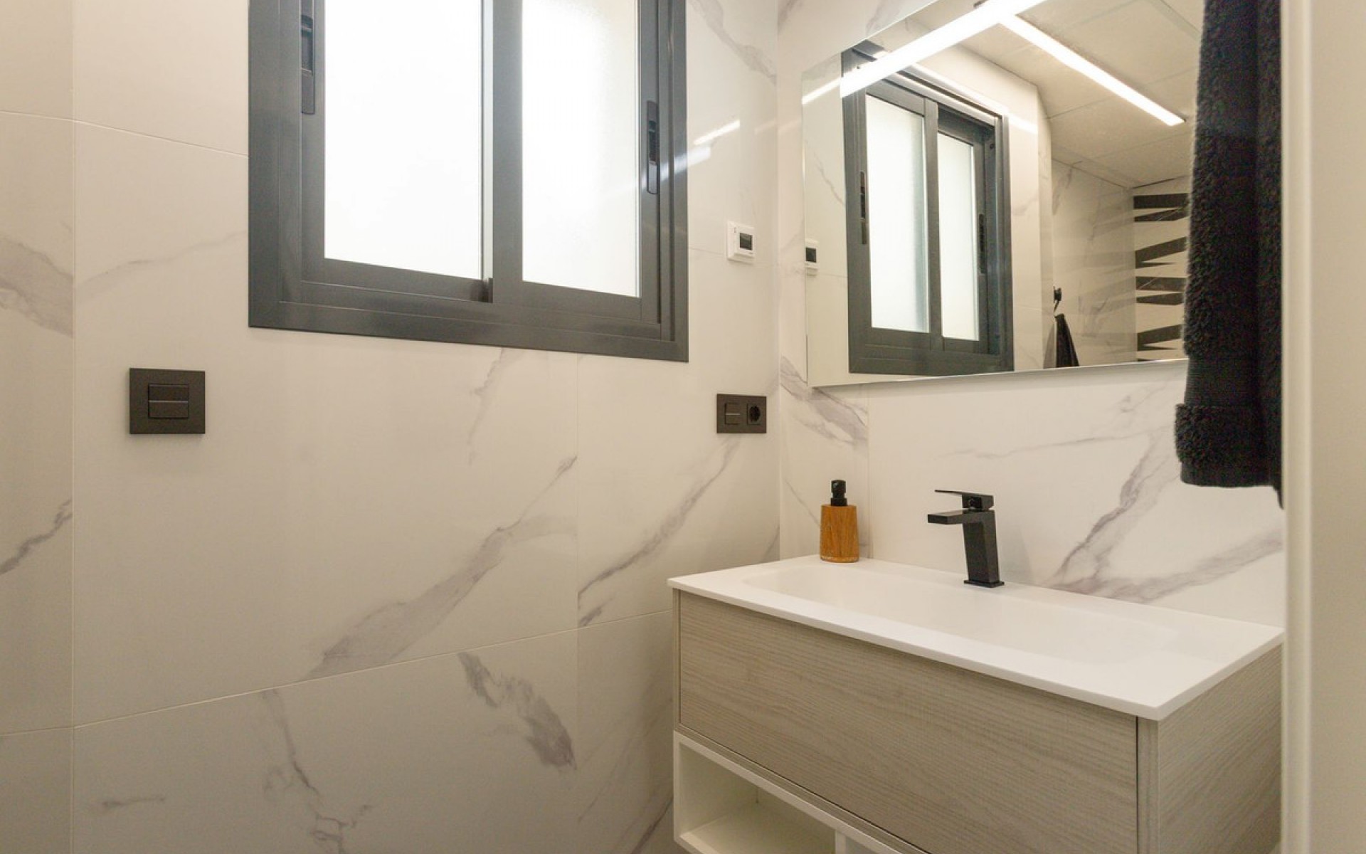 Resale - Apartment - Torrevieja - Torrevieja Centro
