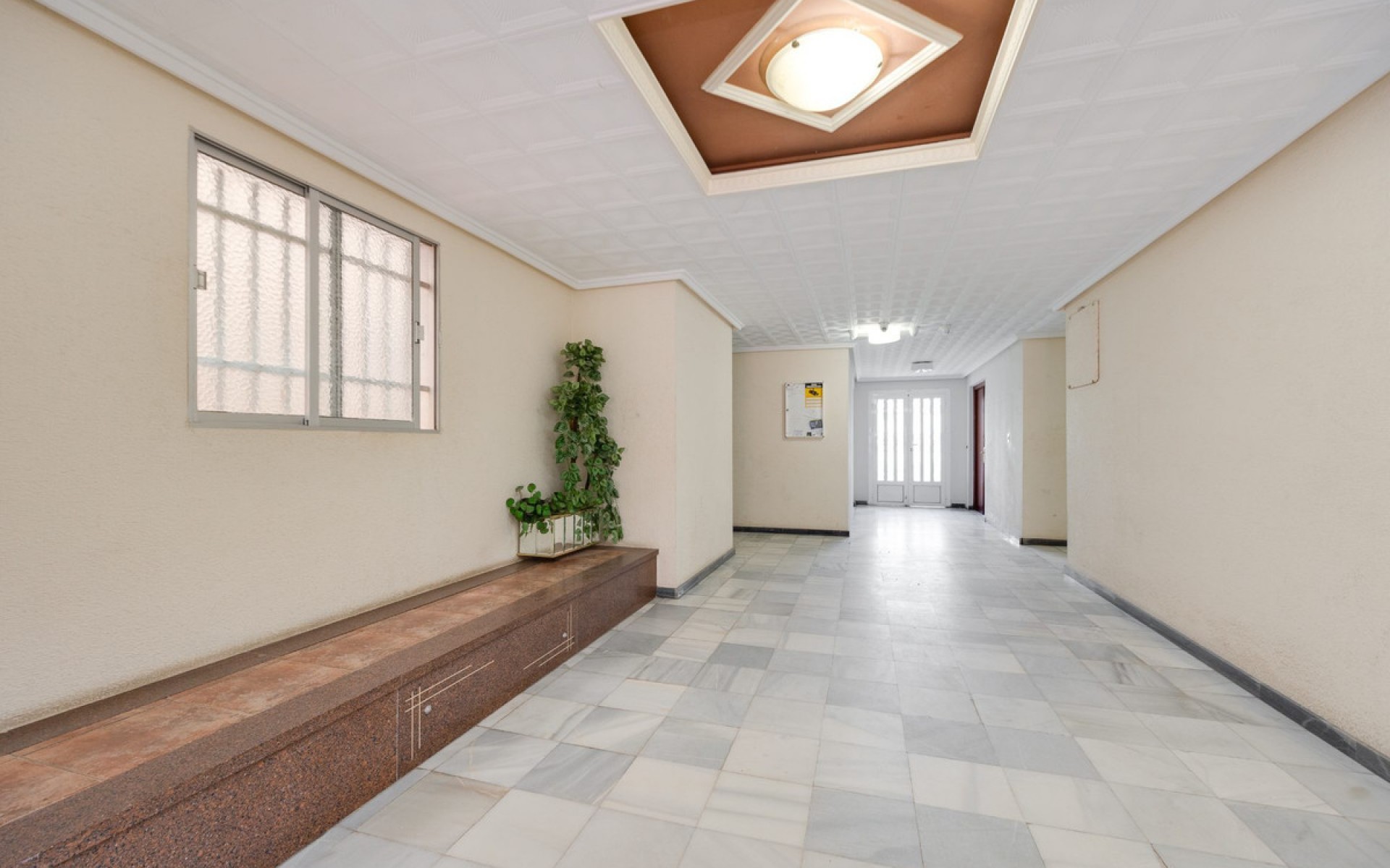 Resale - Apartment - Torrevieja - Torrevieja Centro