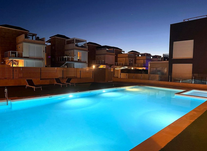 Resale - Apartment - Torrevieja - Torrevieja Centro