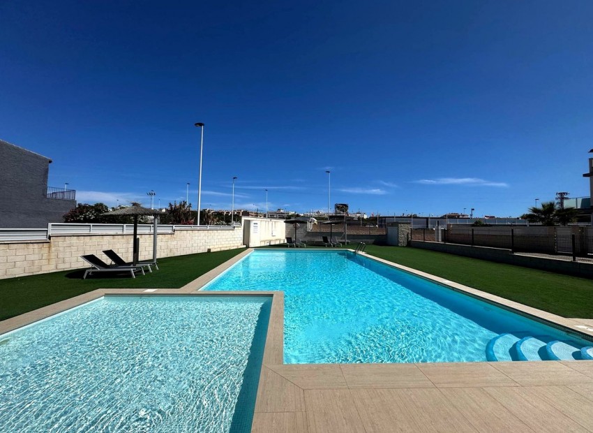 Resale - Apartment - Torrevieja - Torrevieja Centro