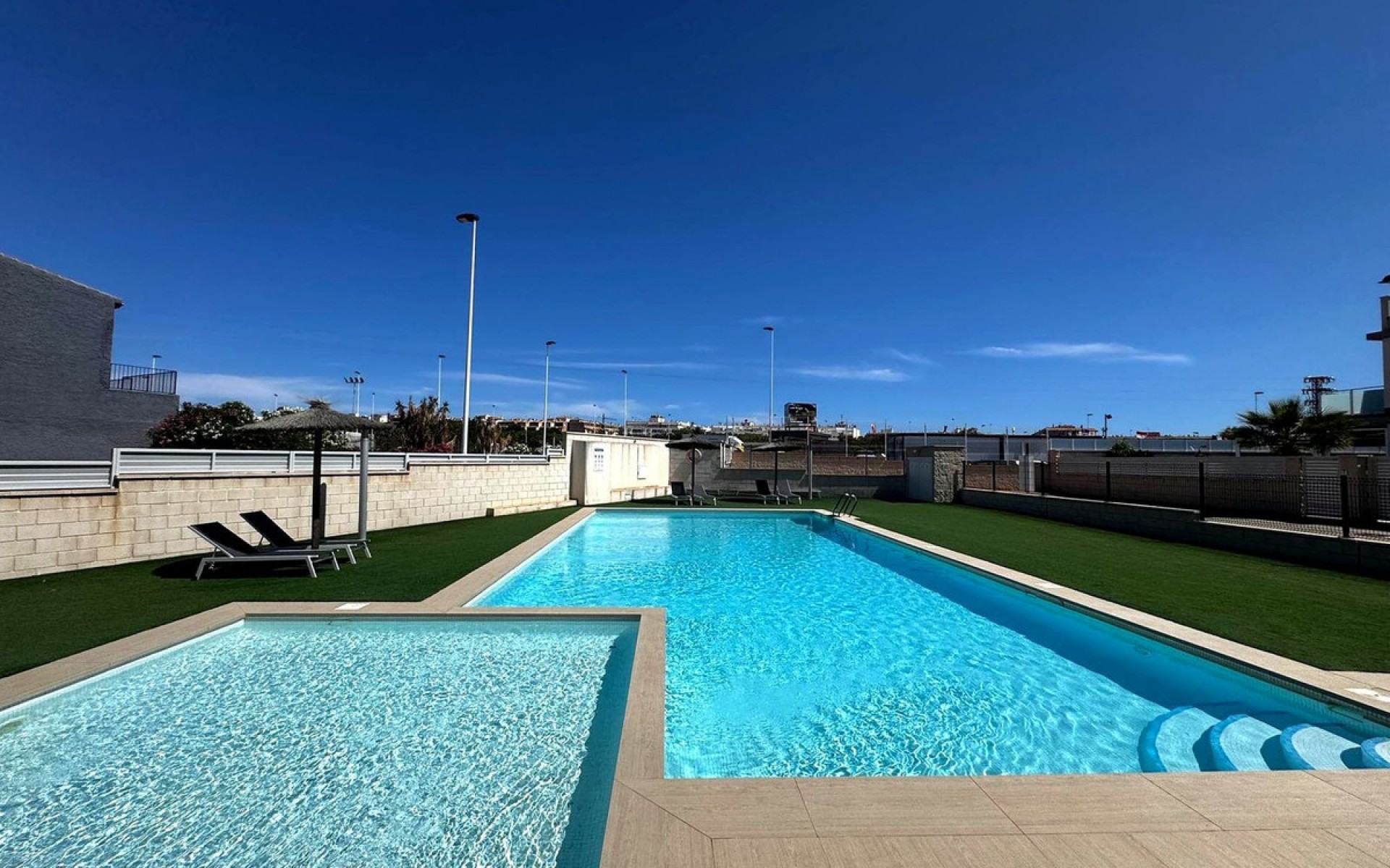 Resale - Apartment - Torrevieja - Torrevieja Centro