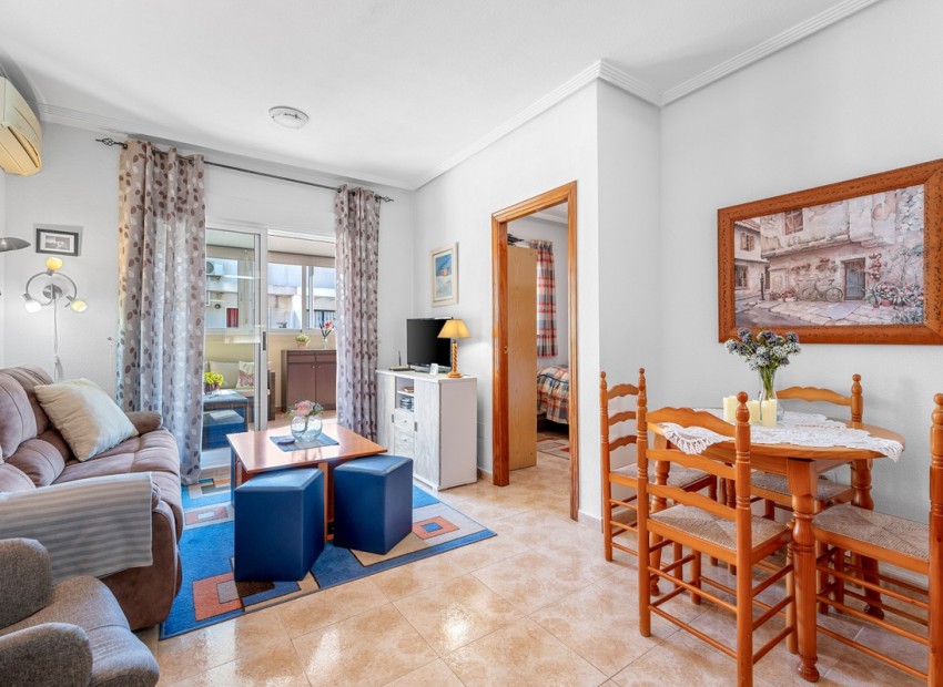 Resale - Apartment - Torrevieja - Torrevieja Centro