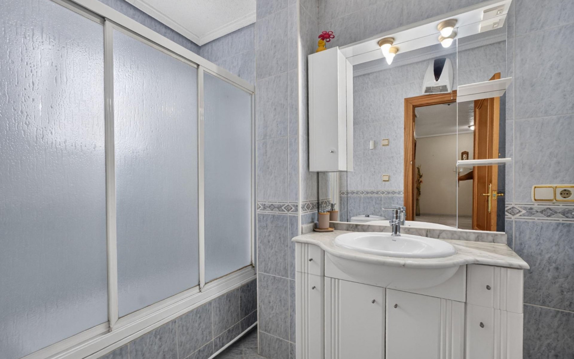 Resale - Apartment - Torrevieja - Torrevieja Centro