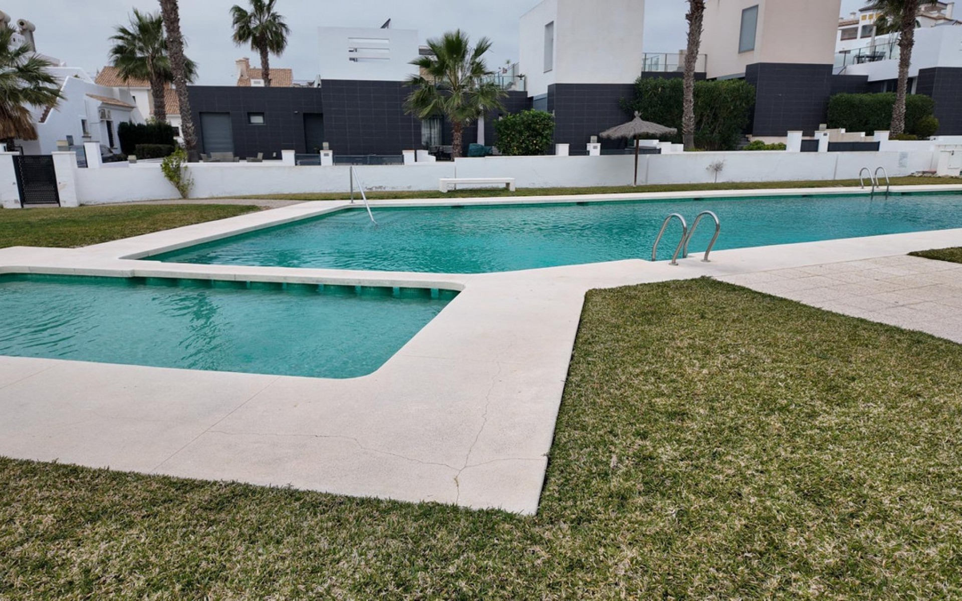 Resale - Apartment - Villamartin - Las Filipinas