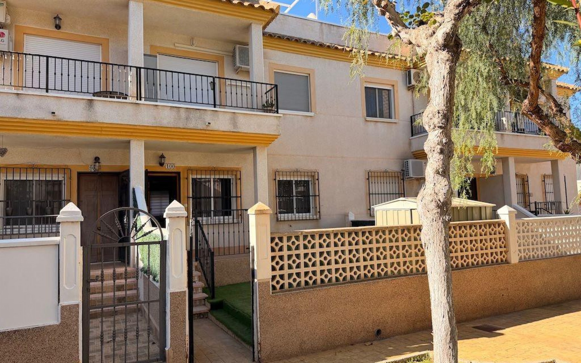 Resale - Apartment - Villamartin - St James Hill