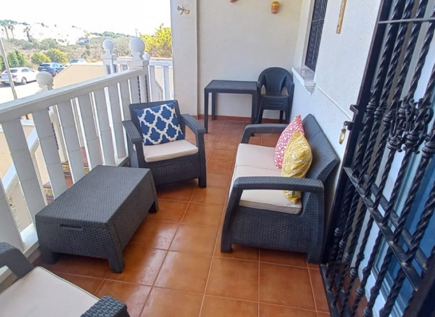 Resale - Apartment - Villamartin