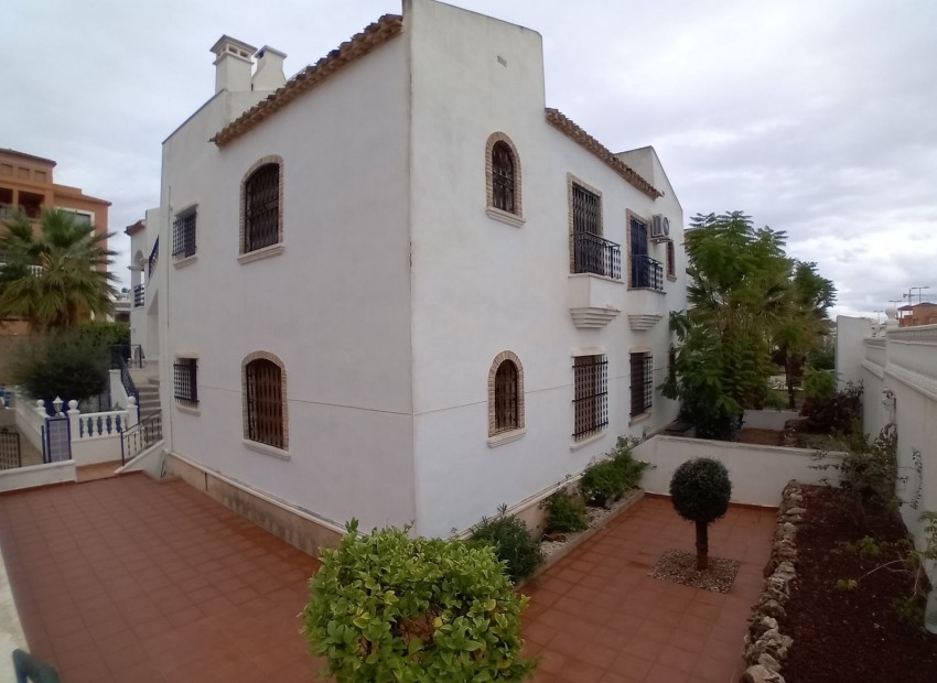 Resale - Apartment - Villamartin