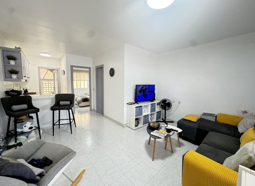 Resale - Apartment - Villamartin