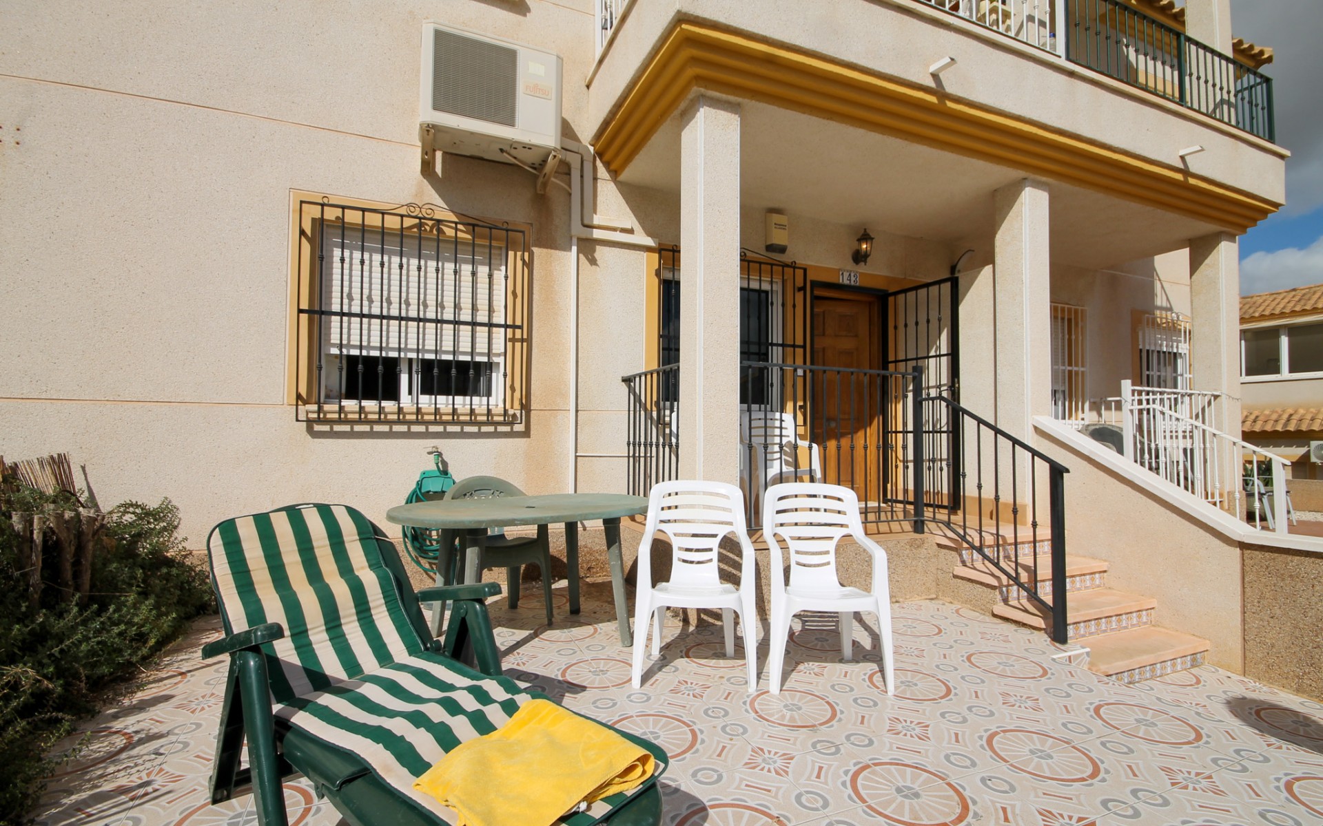 Resale - Apartment - Villamartin