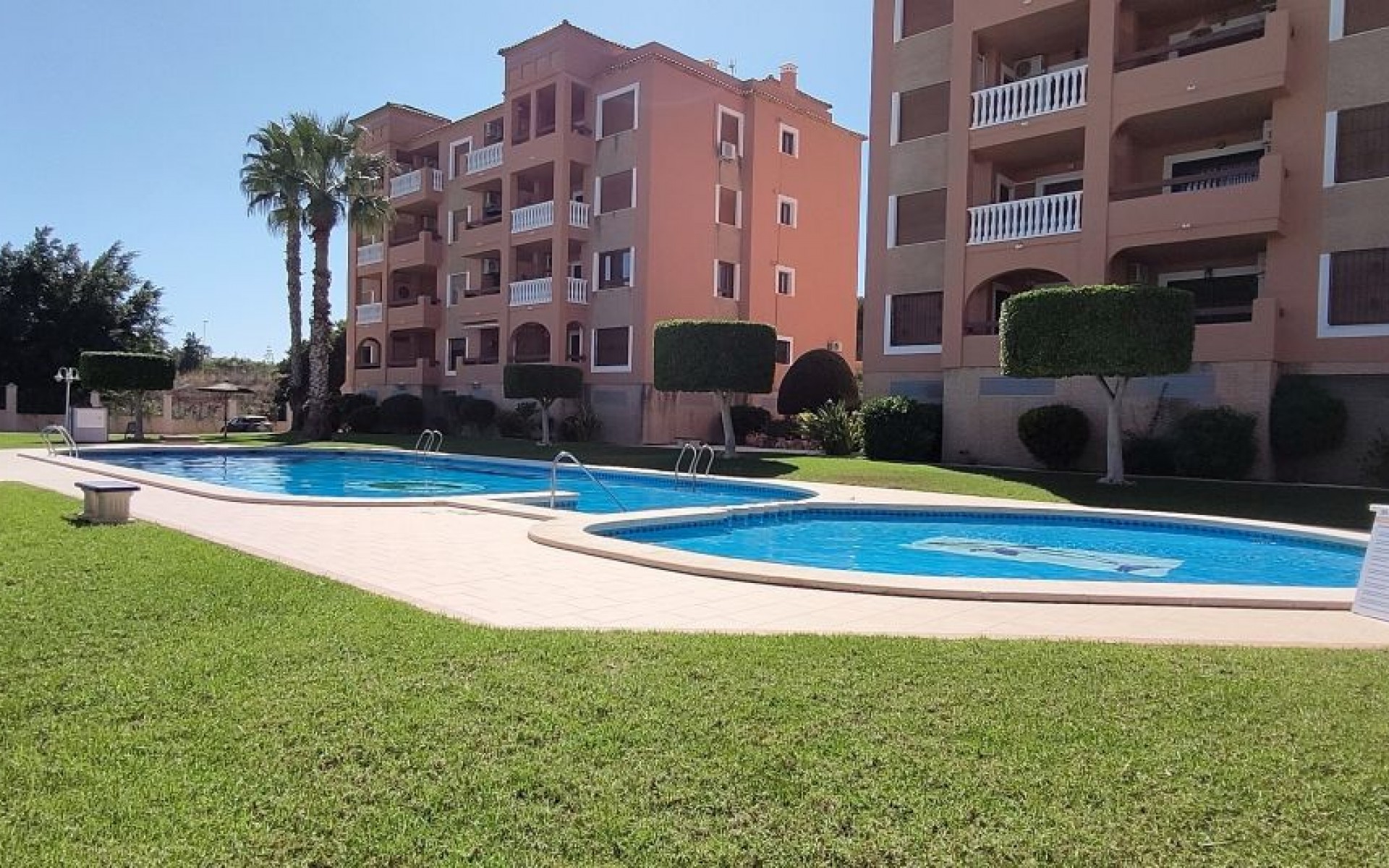 Resale - Apartment - Villamartin