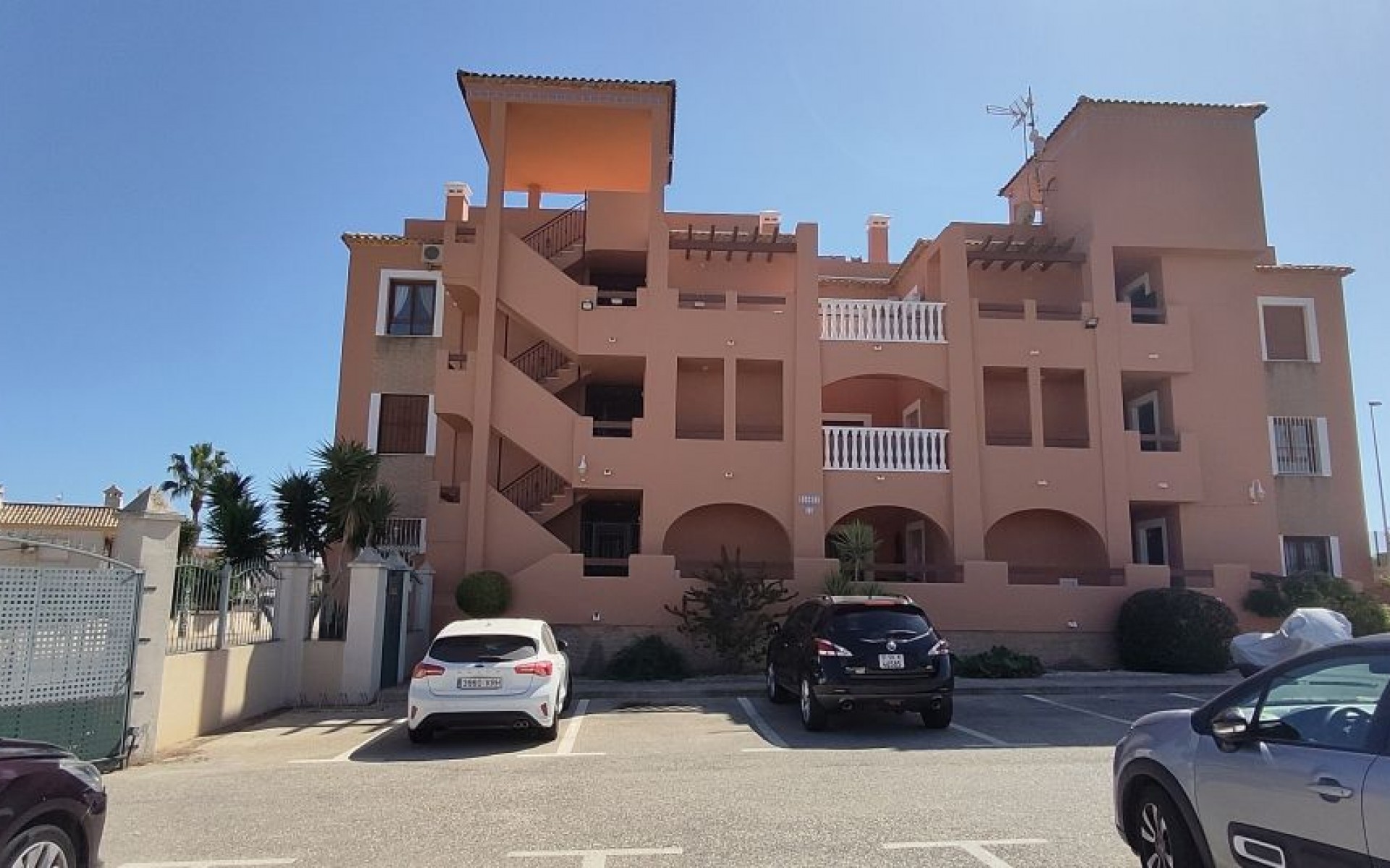 Resale - Apartment - Villamartin