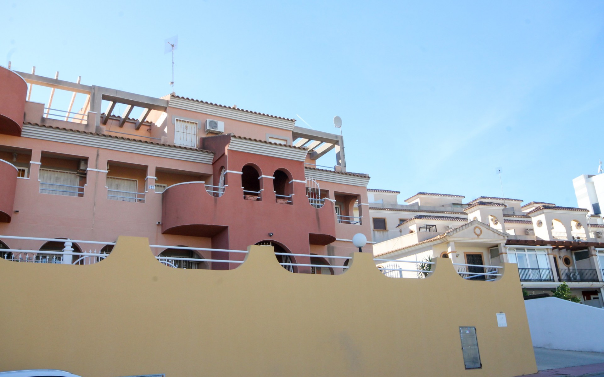 Resale - Apartment - Villamartin