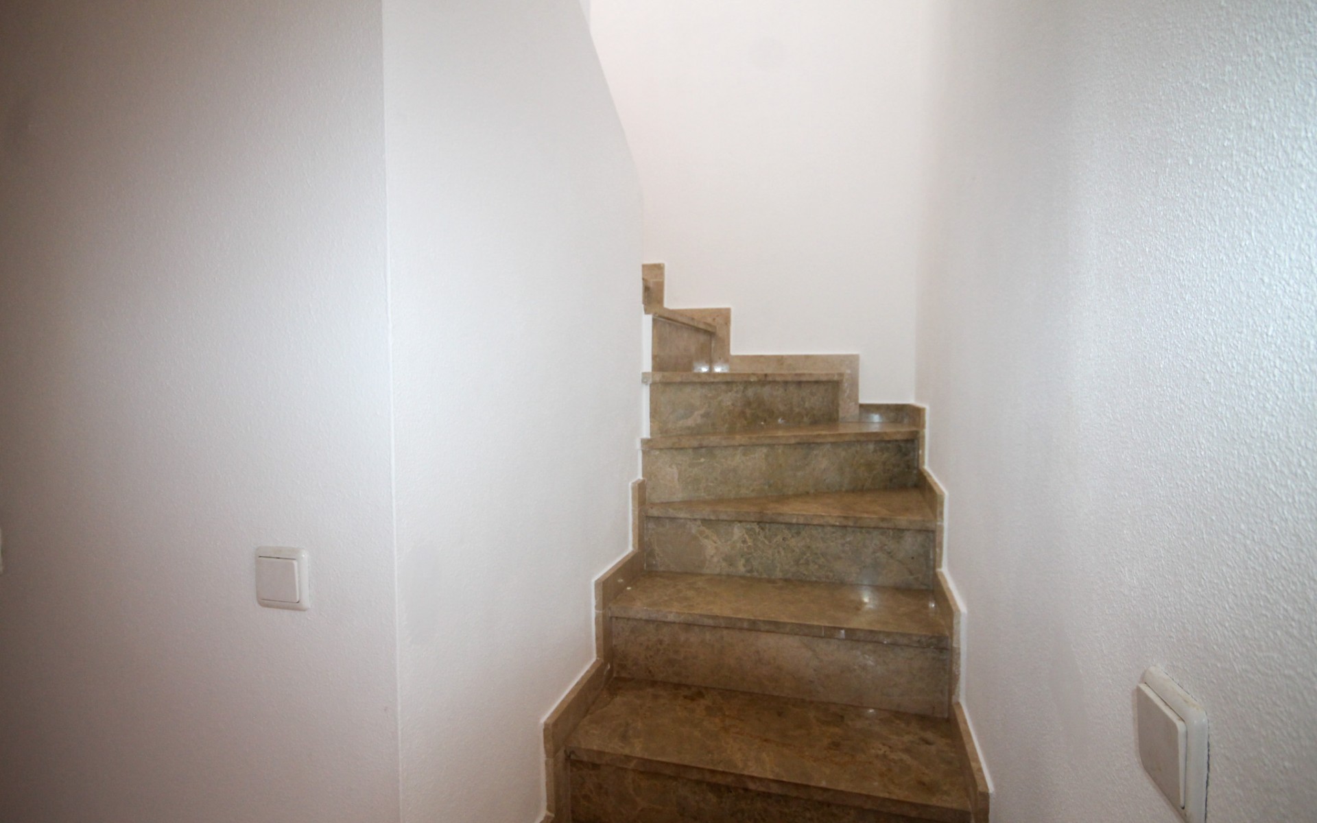 Resale - Apartment - Villamartin