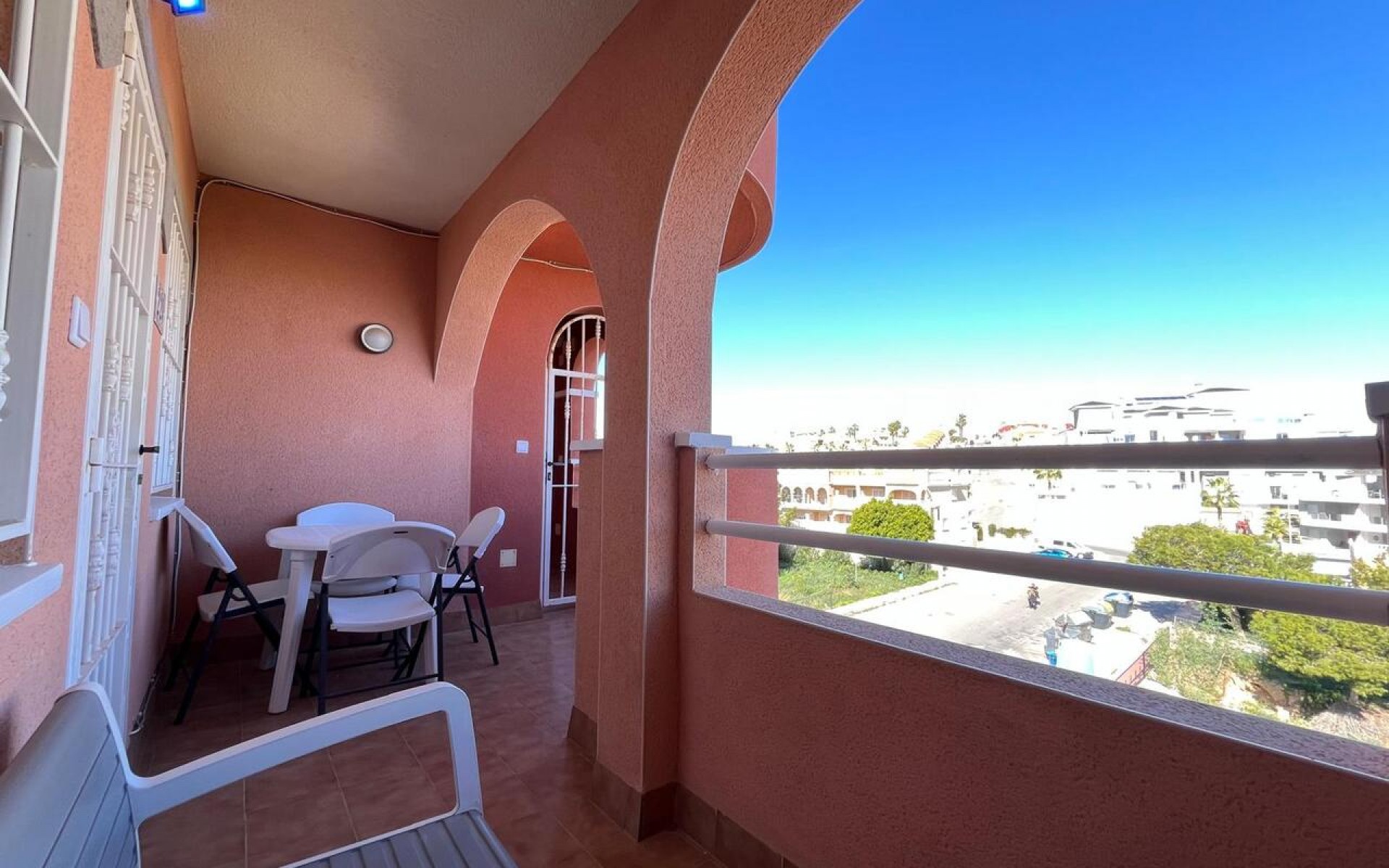 Resale - Apartment - Villamartin