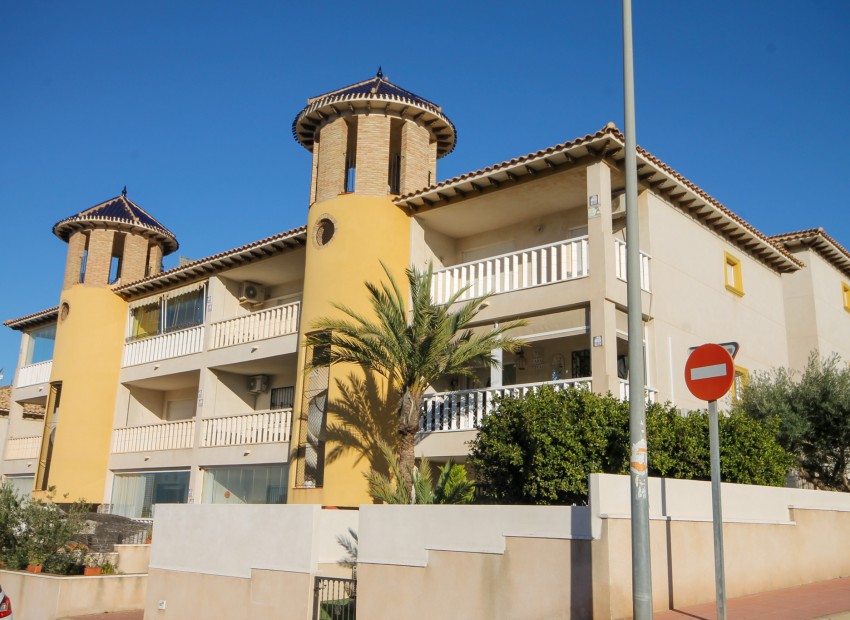 Resale - Apartment - Villamartin