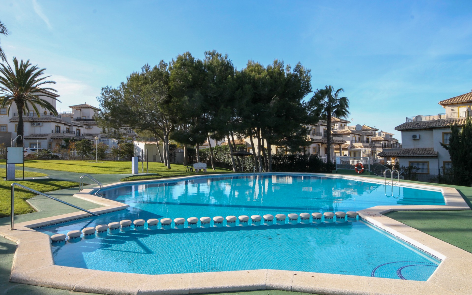 Resale - Apartment - Villamartin