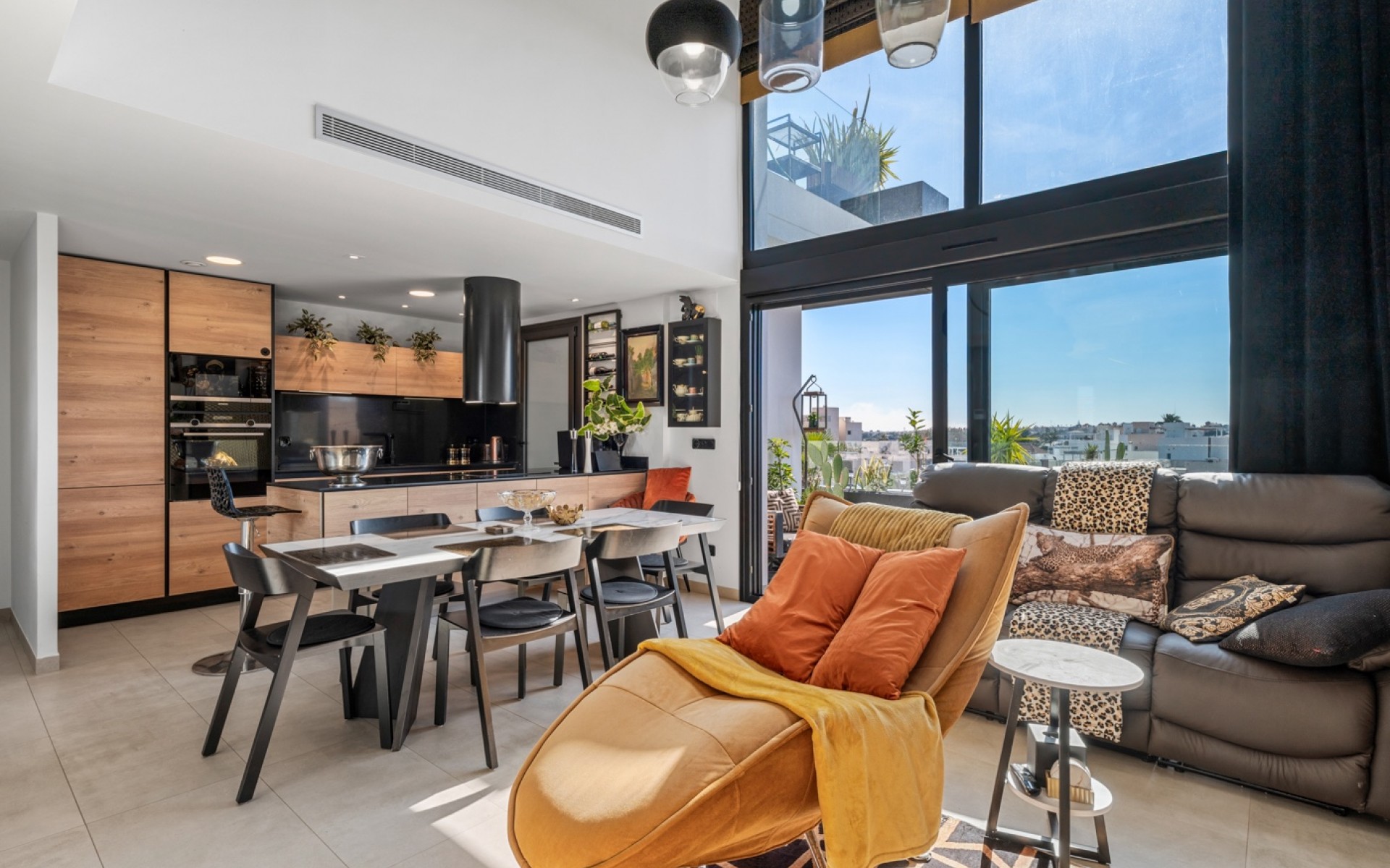 Resale - Apartment - Villamartin