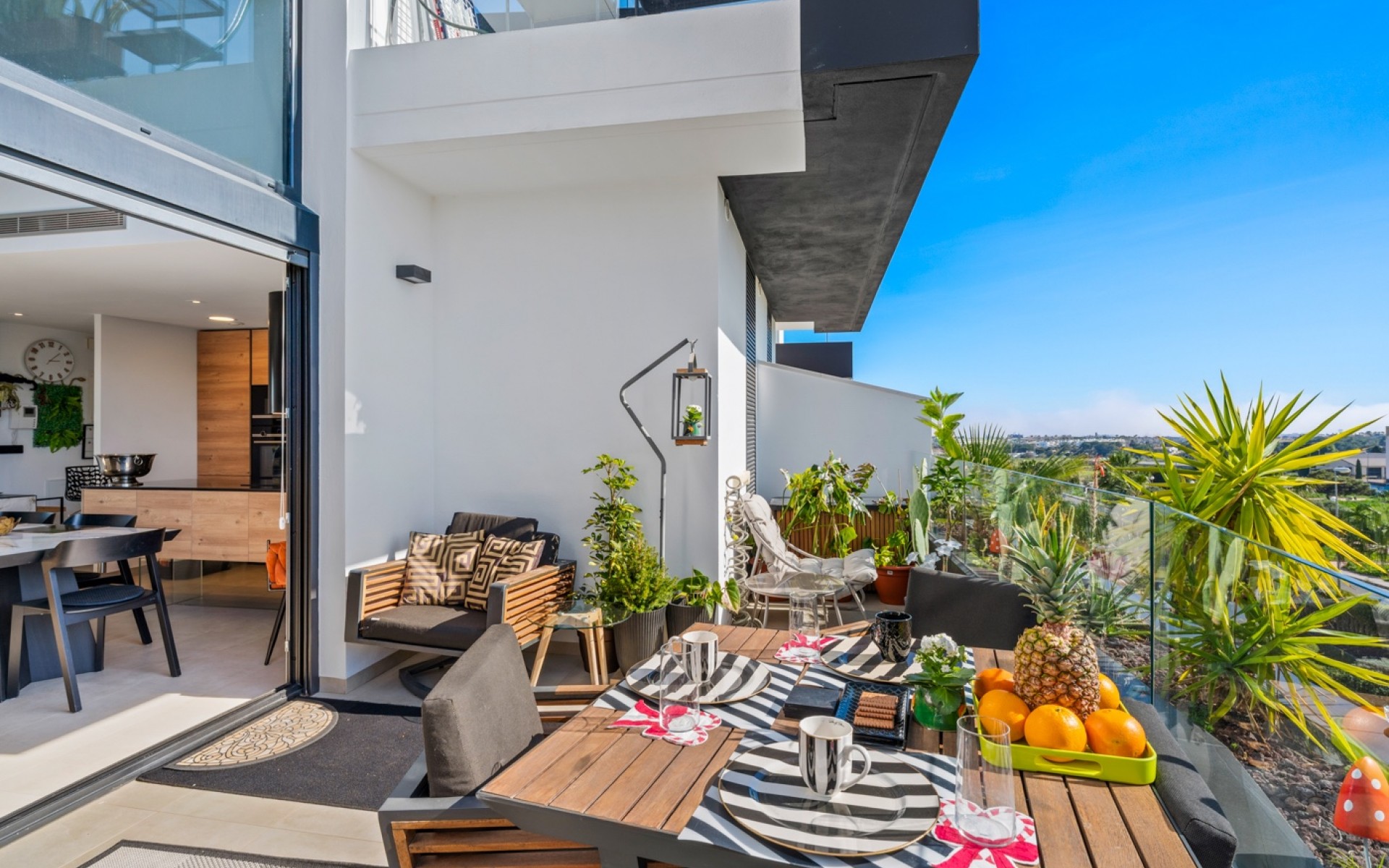 Resale - Apartment - Villamartin