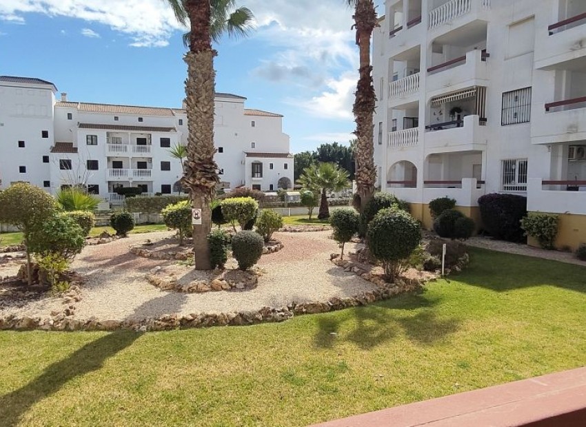 Resale - Apartment - Villamartin