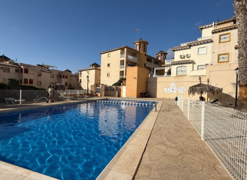 Resale - Apartment - Villamartin