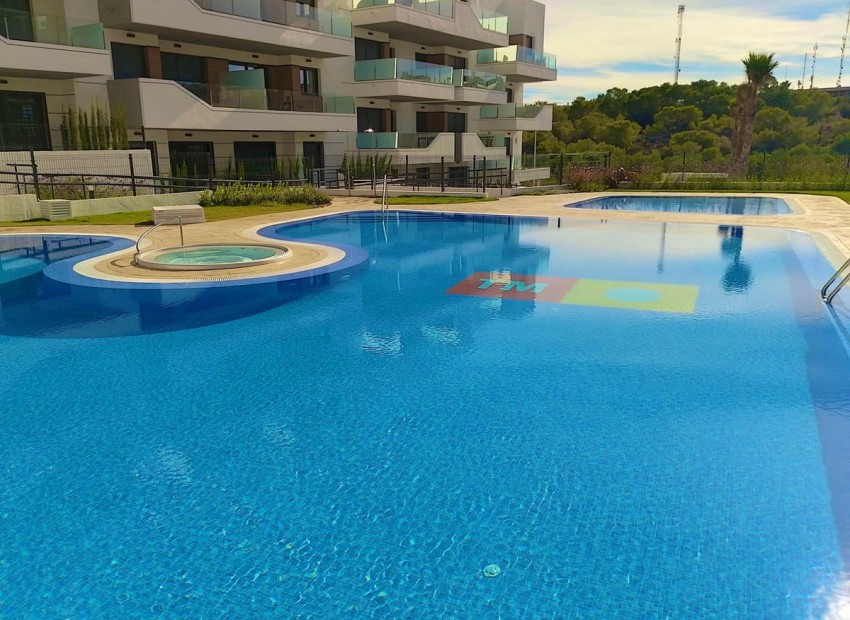 Resale - Apartment - Villamartin