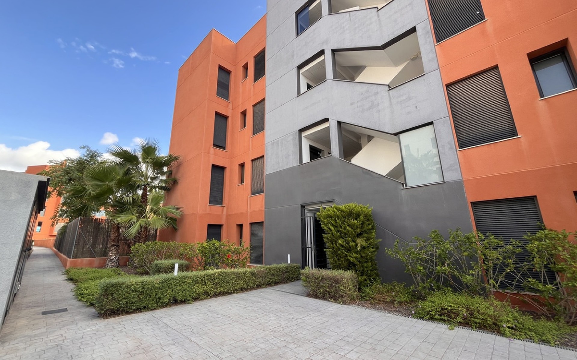 Resale - Apartment - Villamartin