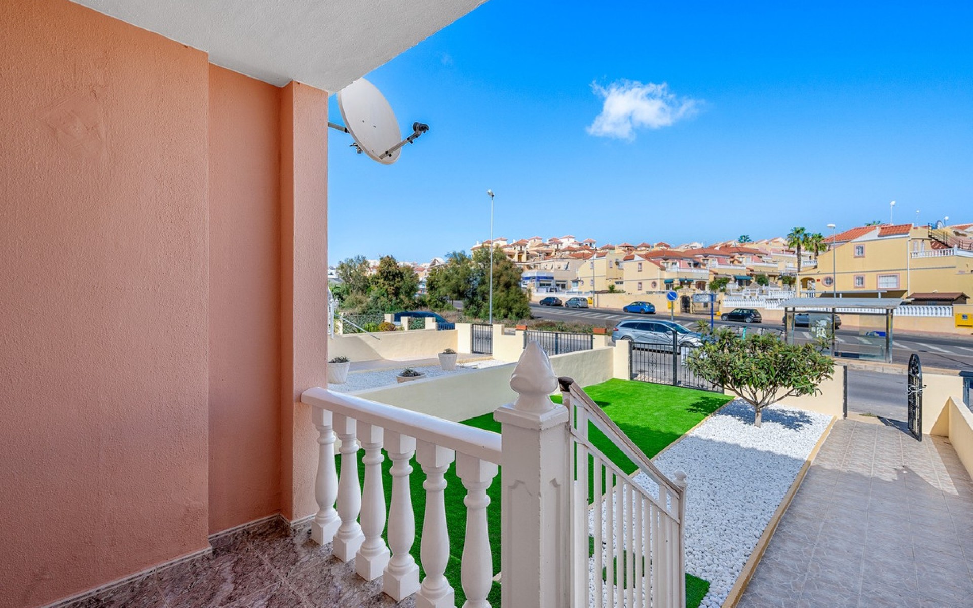 Resale - Apartment - Villamartin