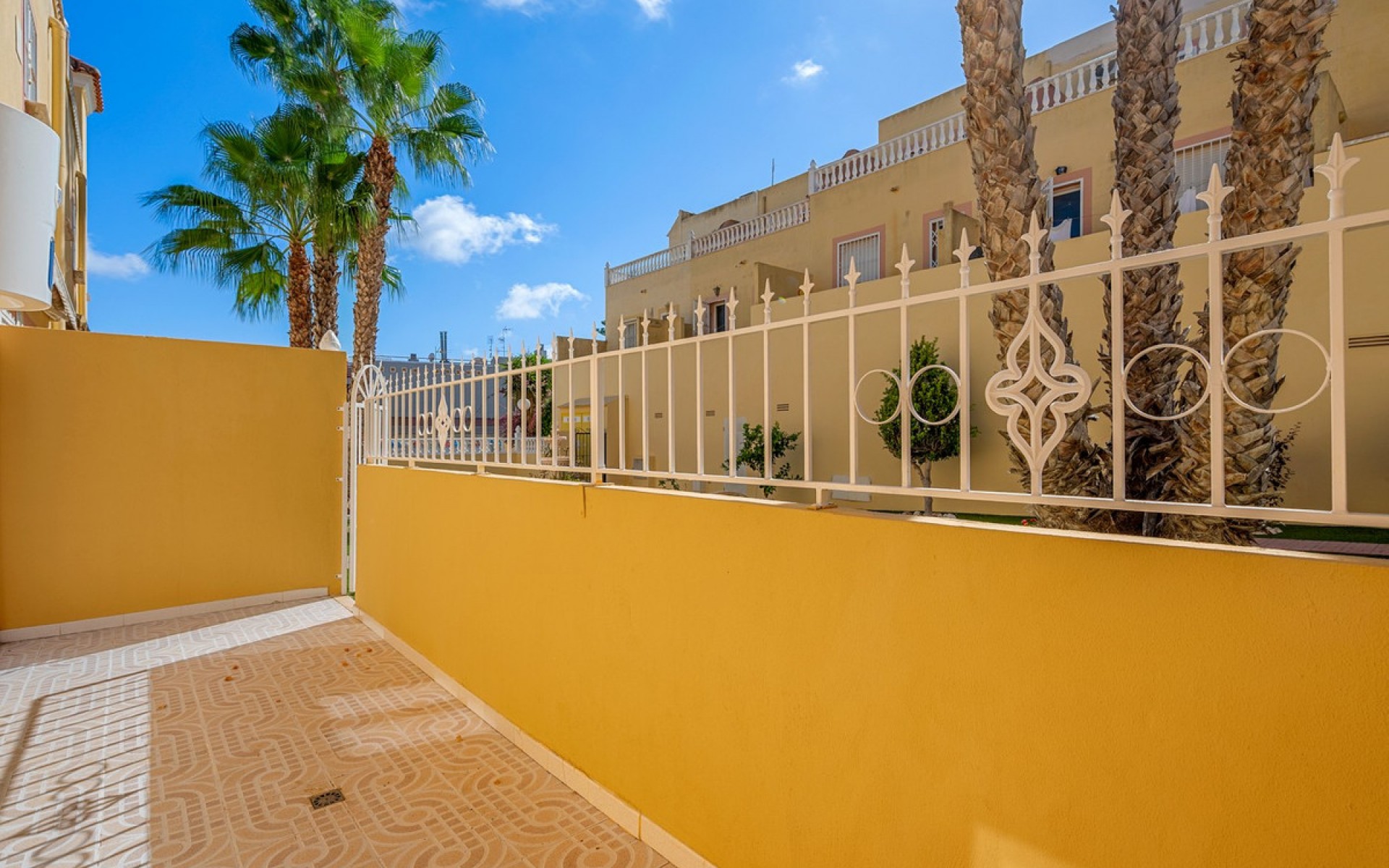 Resale - Apartment - Villamartin