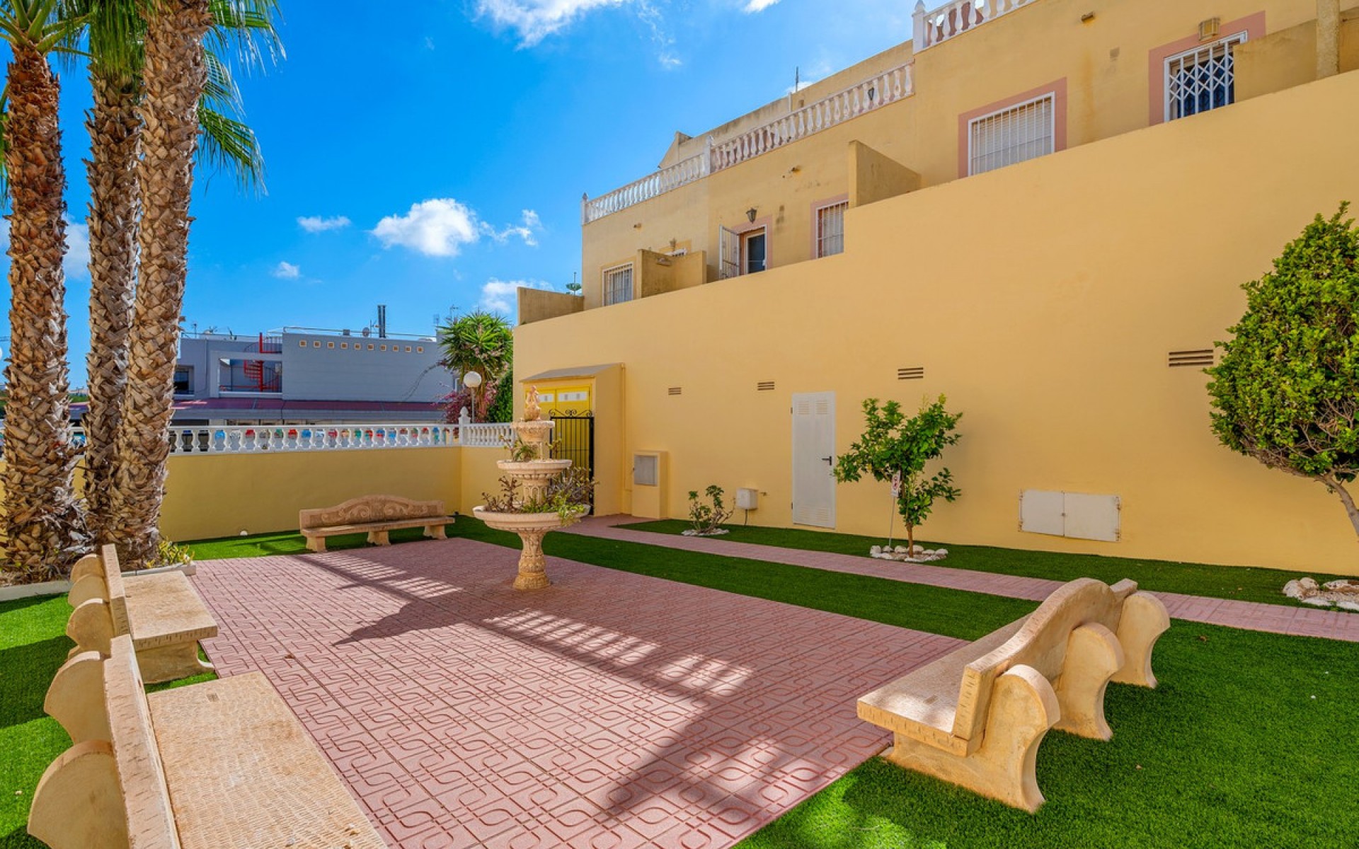 Resale - Apartment - Villamartin