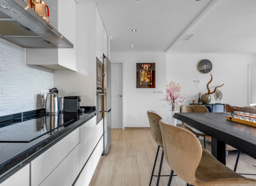 Resale - Apartment - Villamartin