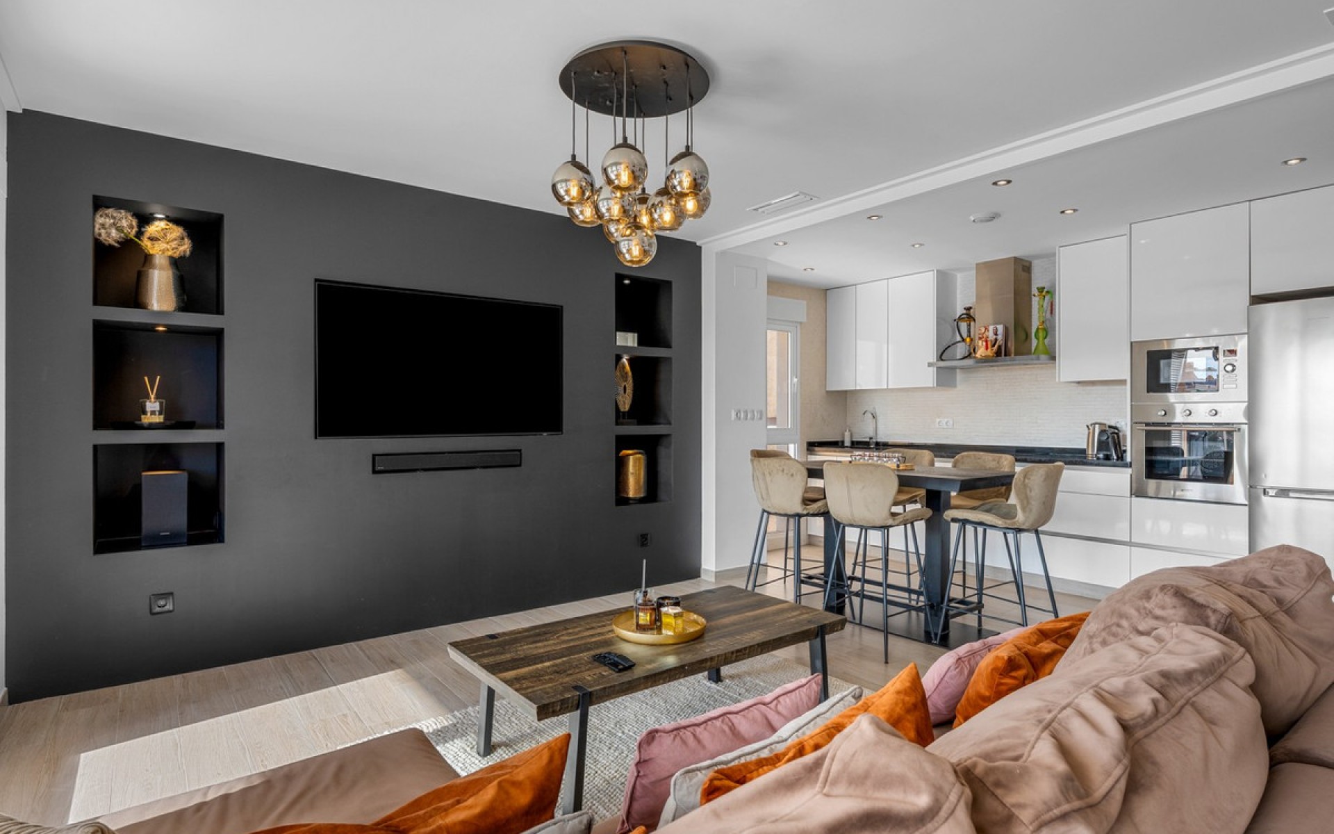 Resale - Apartment - Villamartin