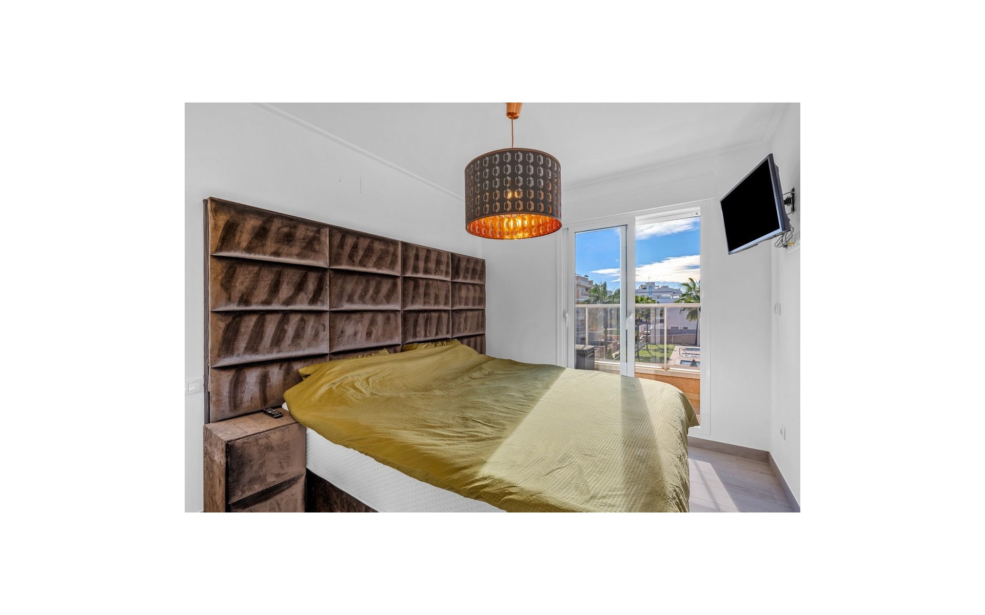 Resale - Apartment - Villamartin