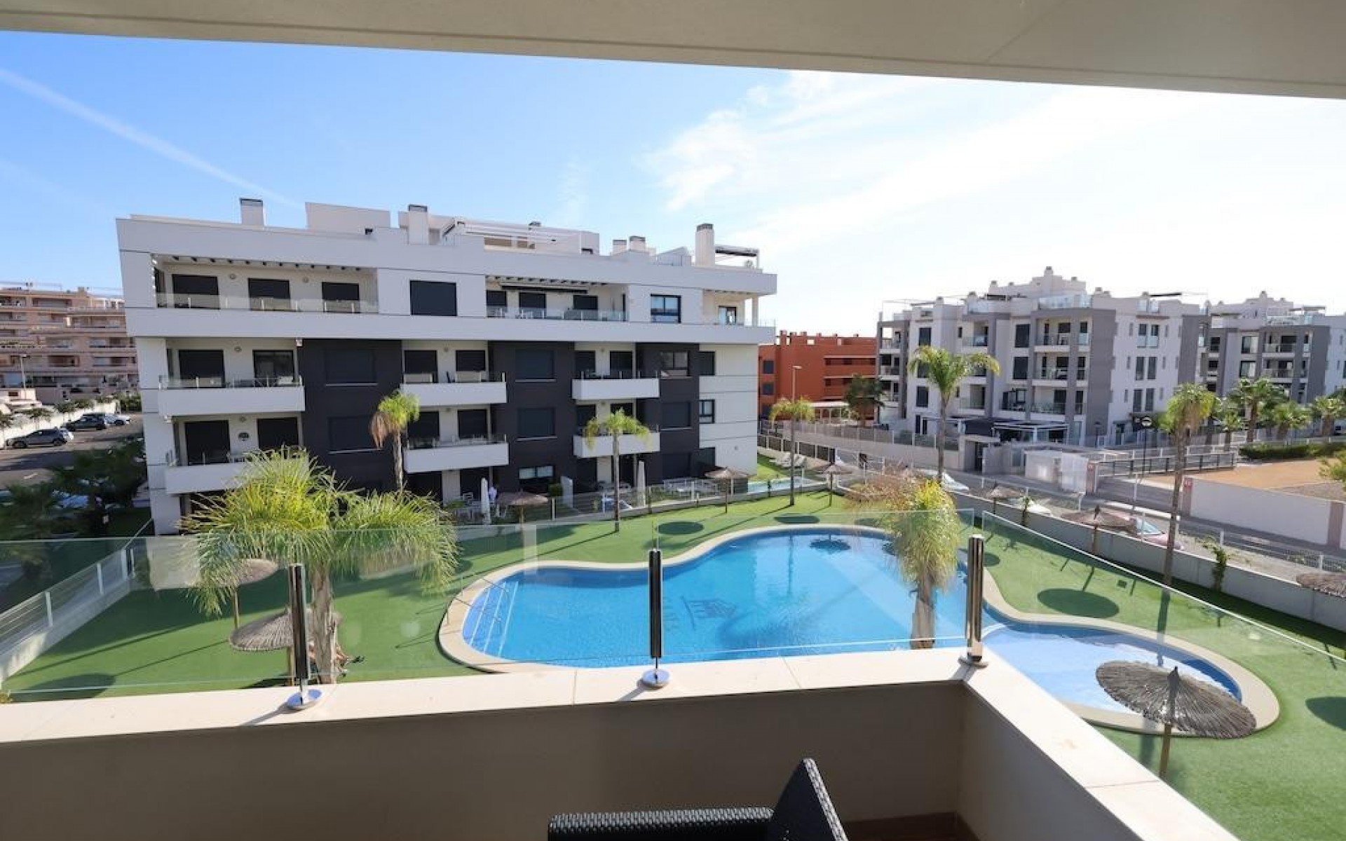 Resale - Apartment - Villamartin
