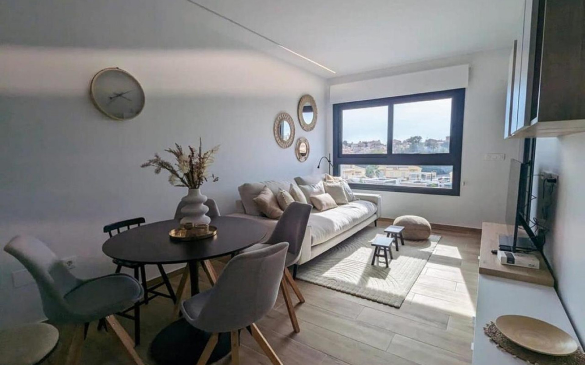 Resale - Apartment - Villamartin