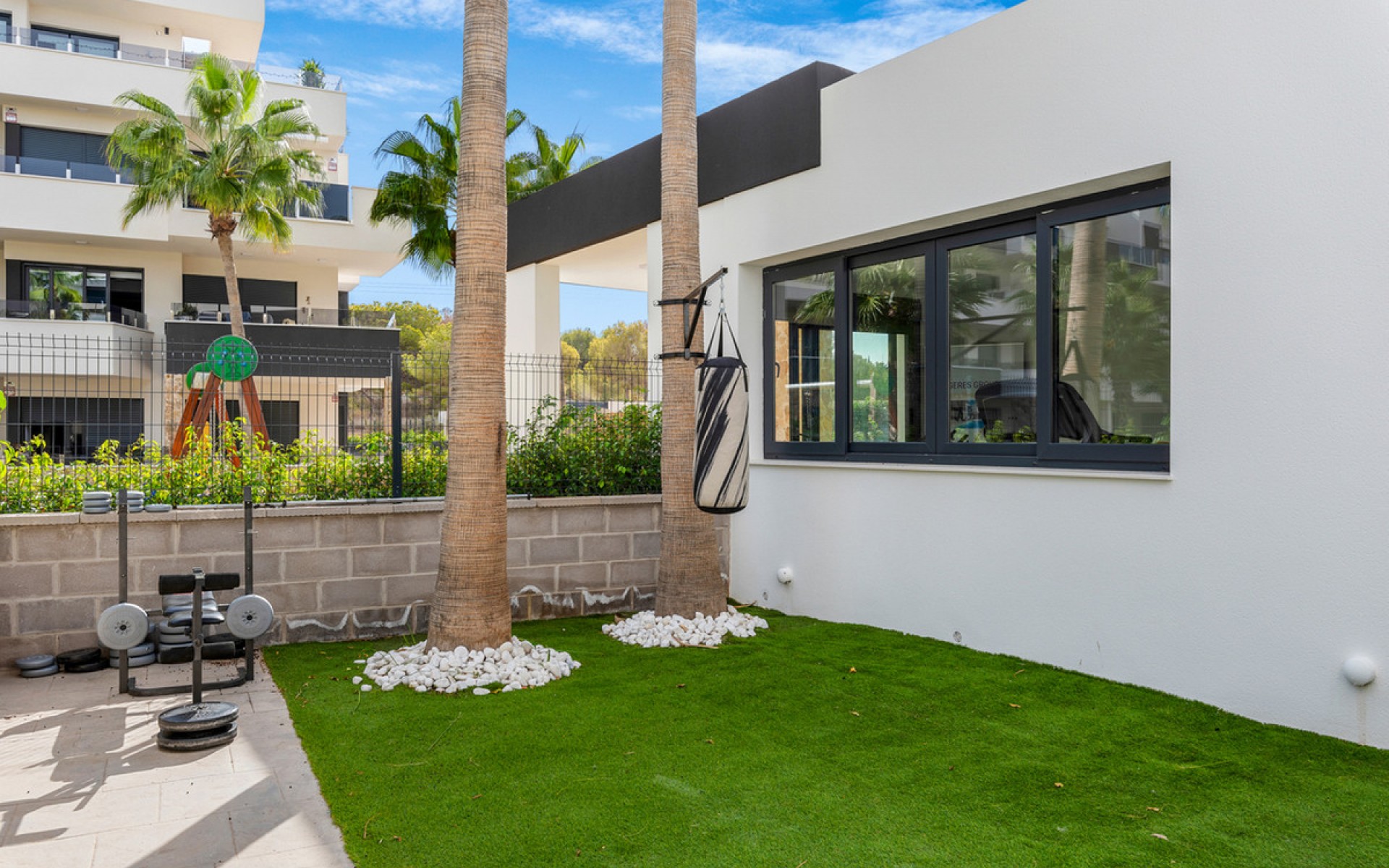 Resale - Apartment - Villamartin