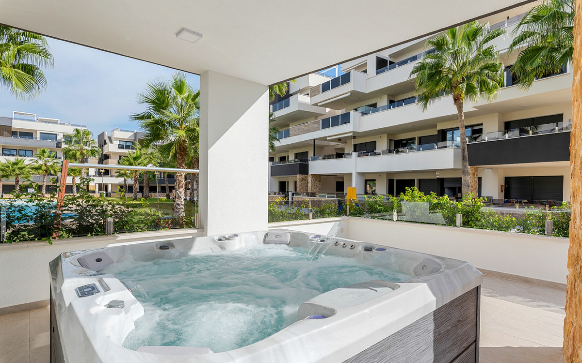 Resale - Apartment - Villamartin