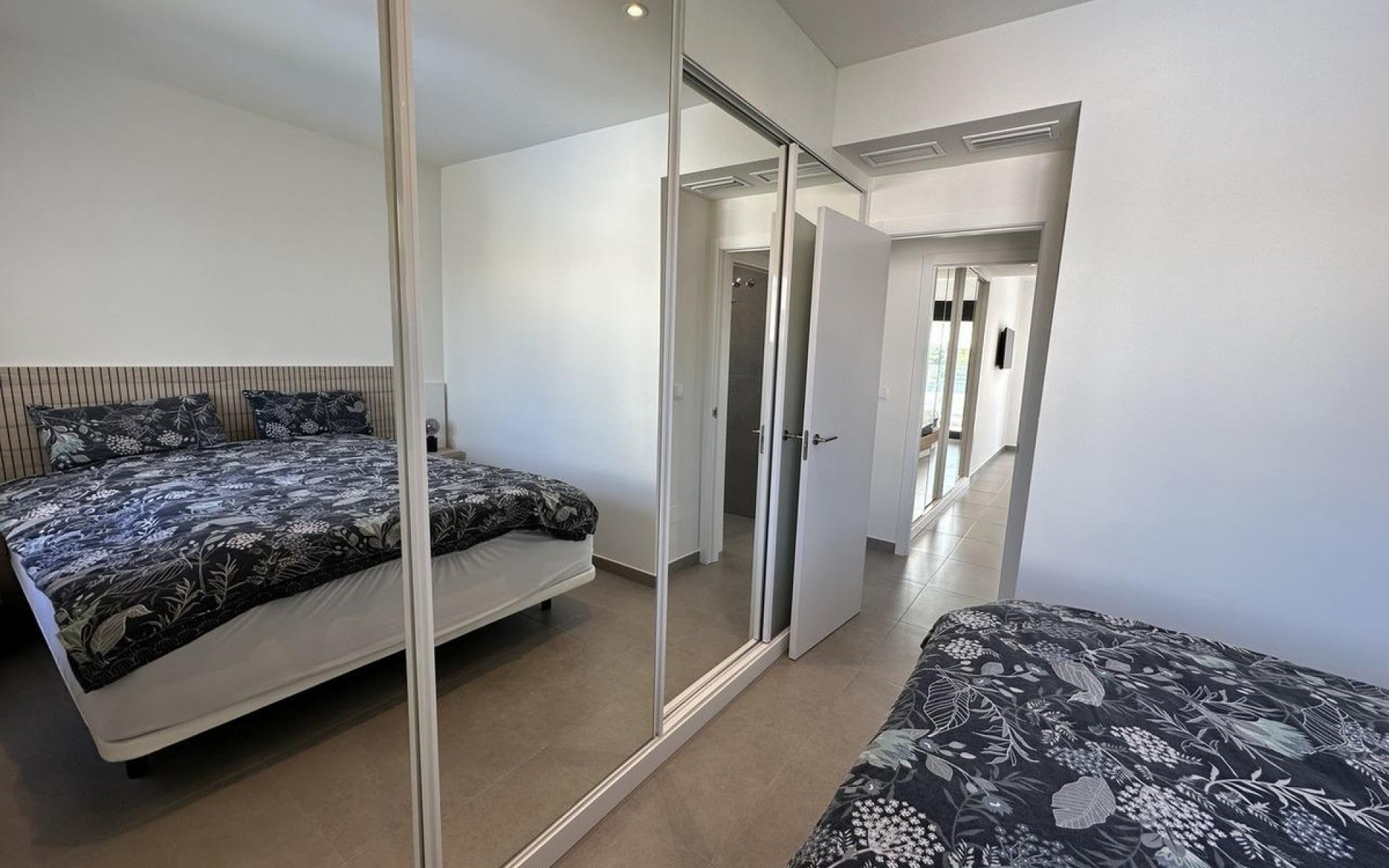 Resale - Apartment - Villamartin