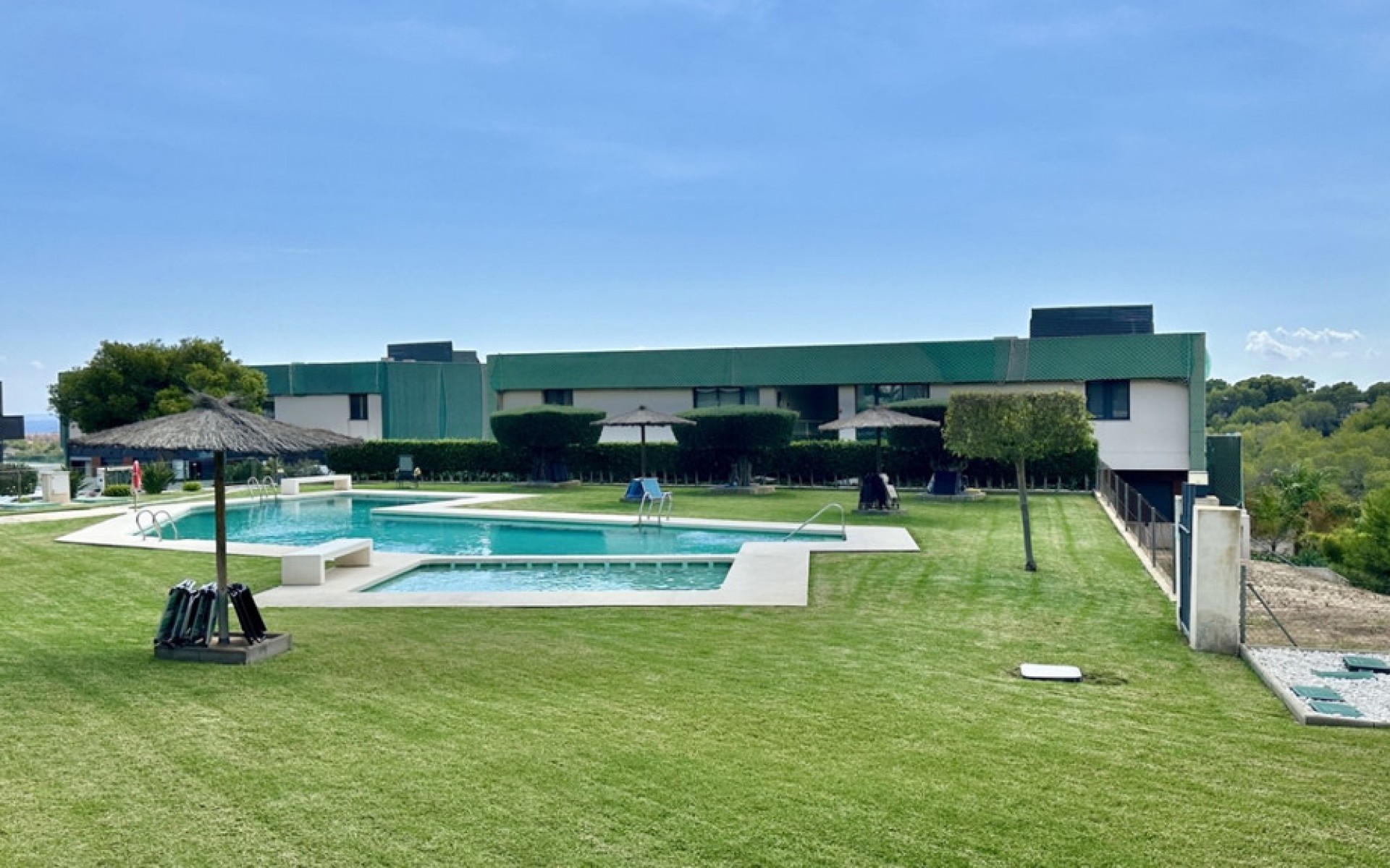 Resale - Apartment - Villamartin