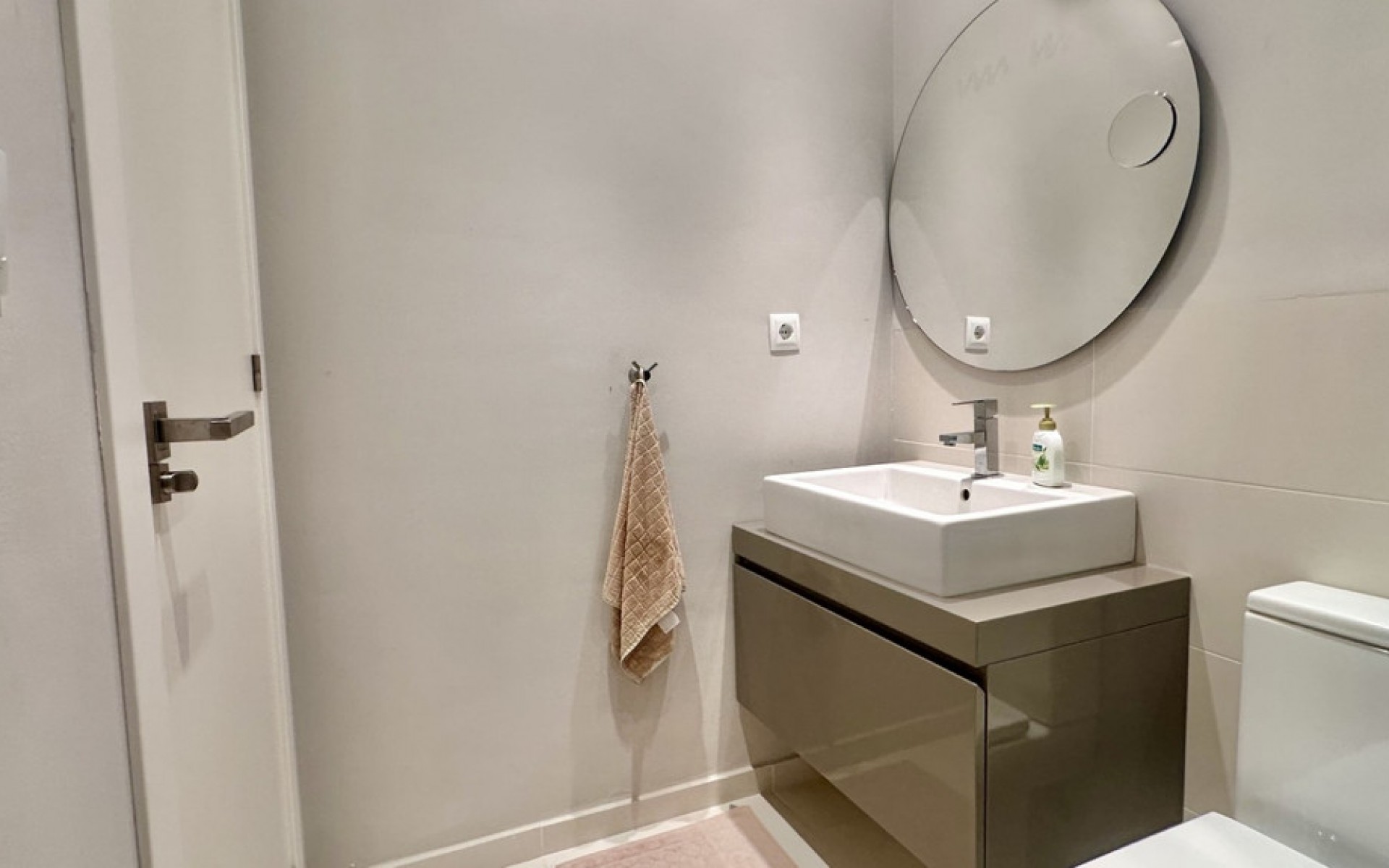 Resale - Apartment - Villamartin