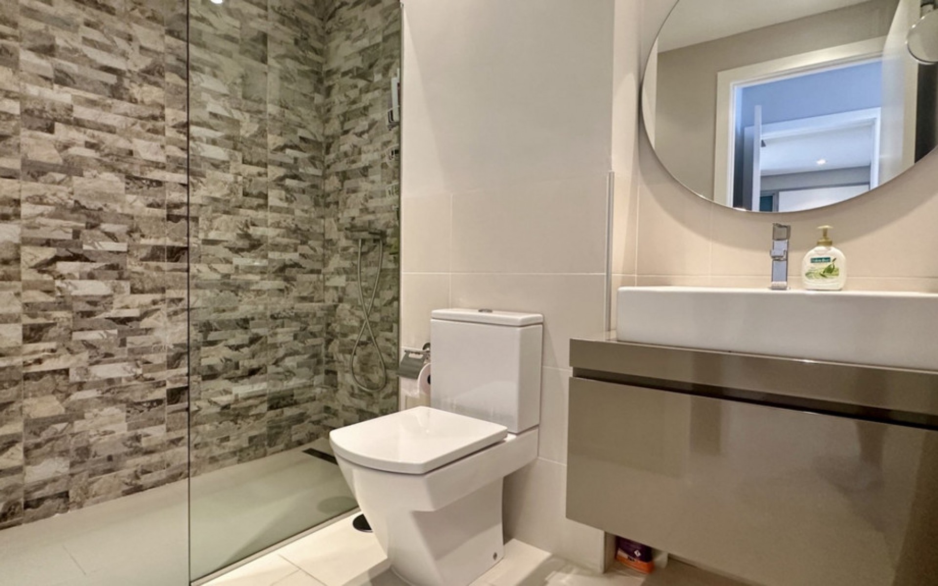 Resale - Apartment - Villamartin