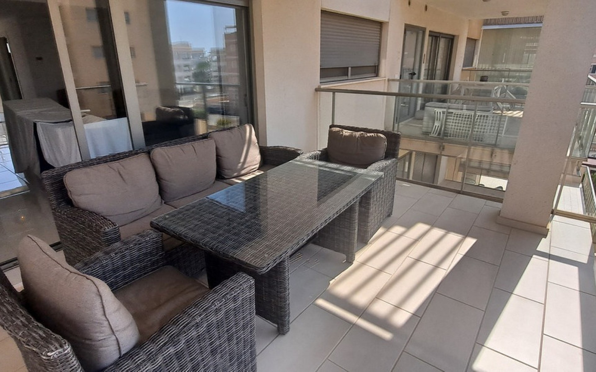 Resale - Apartment - Villamartin