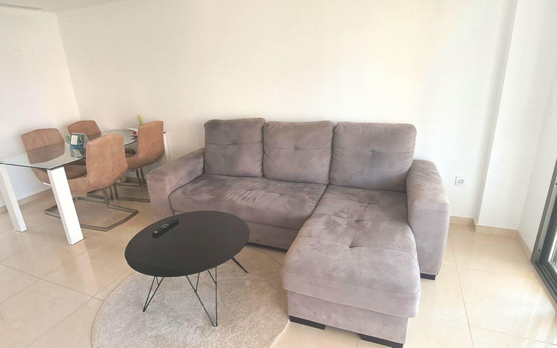 Resale - Apartment - Villamartin