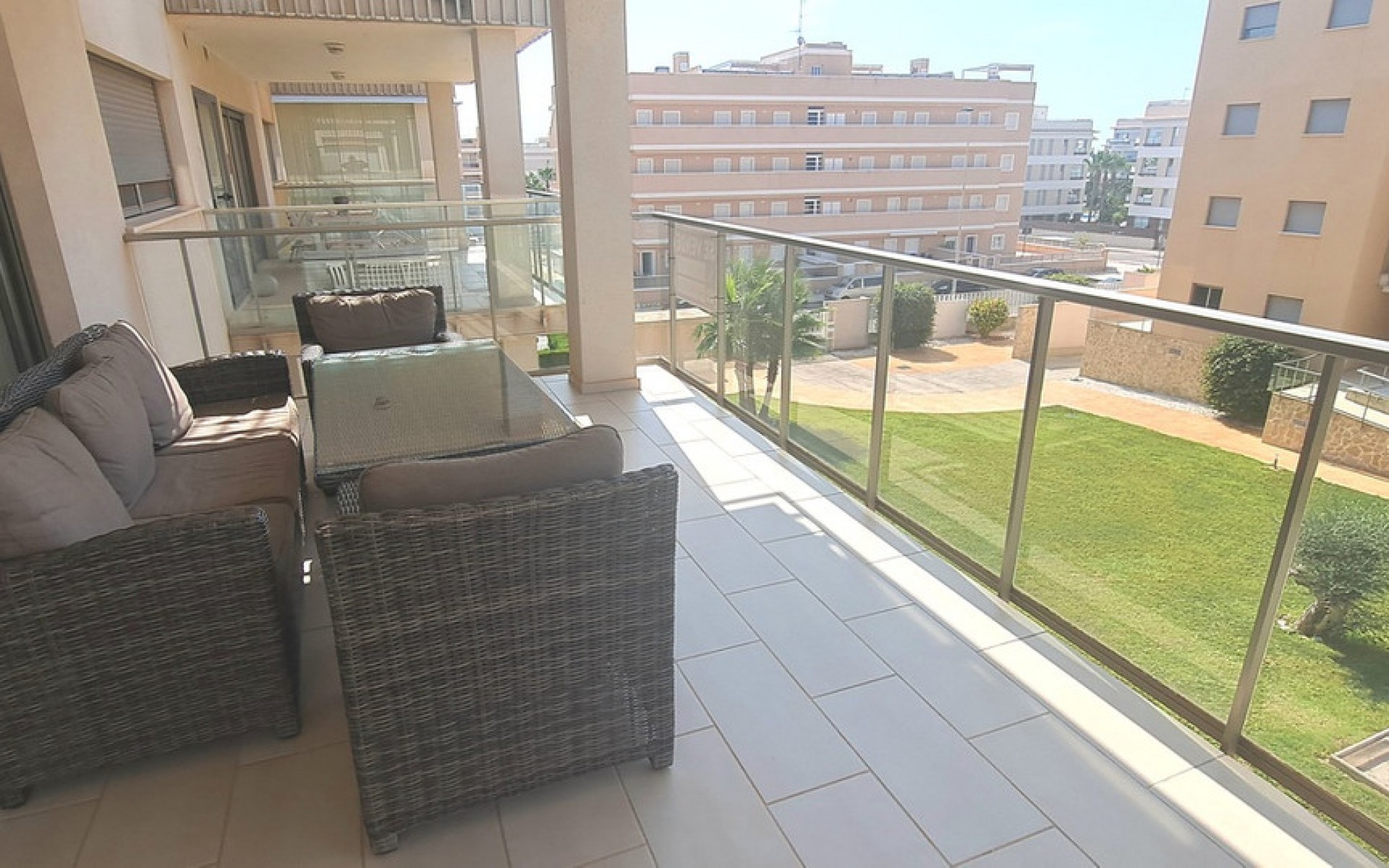 Resale - Apartment - Villamartin