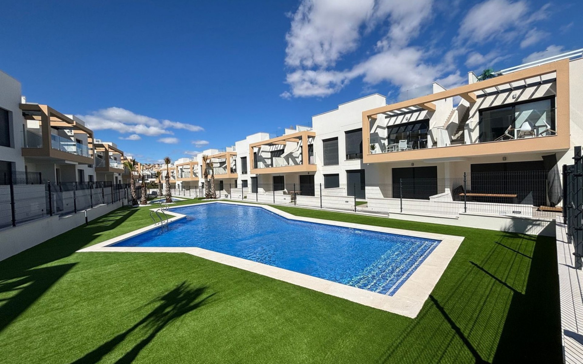 Resale - Apartment - Villamartin